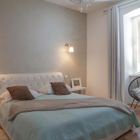 Captain Emo City Apartments بولا المظهر الخارجي الصورة