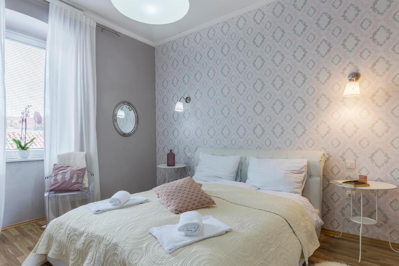 Captain Emo City Apartments بولا المظهر الخارجي الصورة