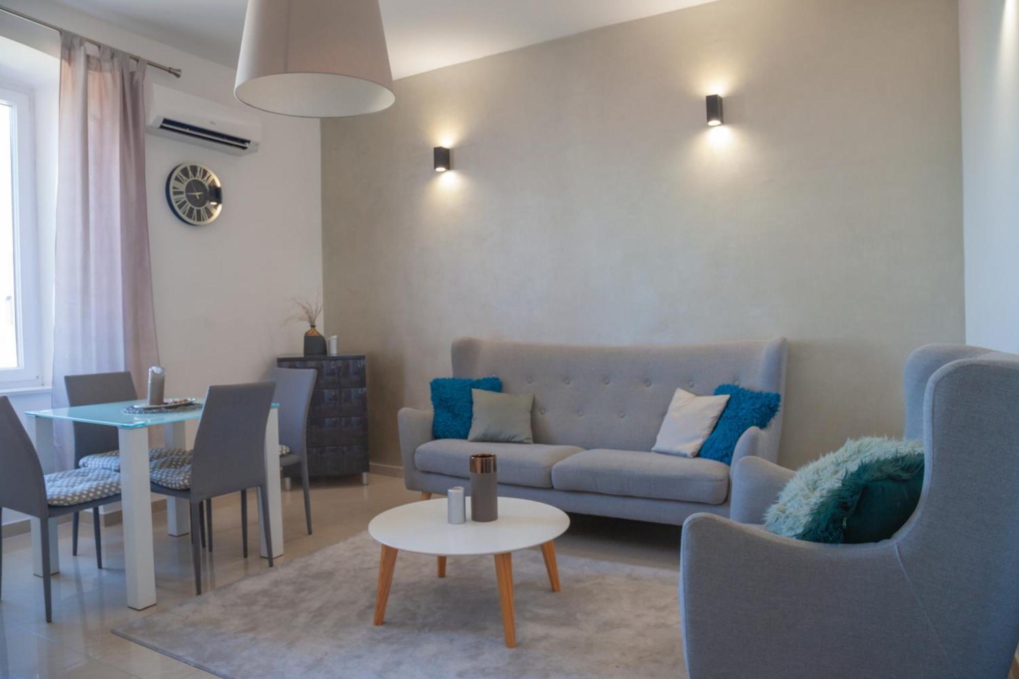 Captain Emo City Apartments بولا المظهر الخارجي الصورة