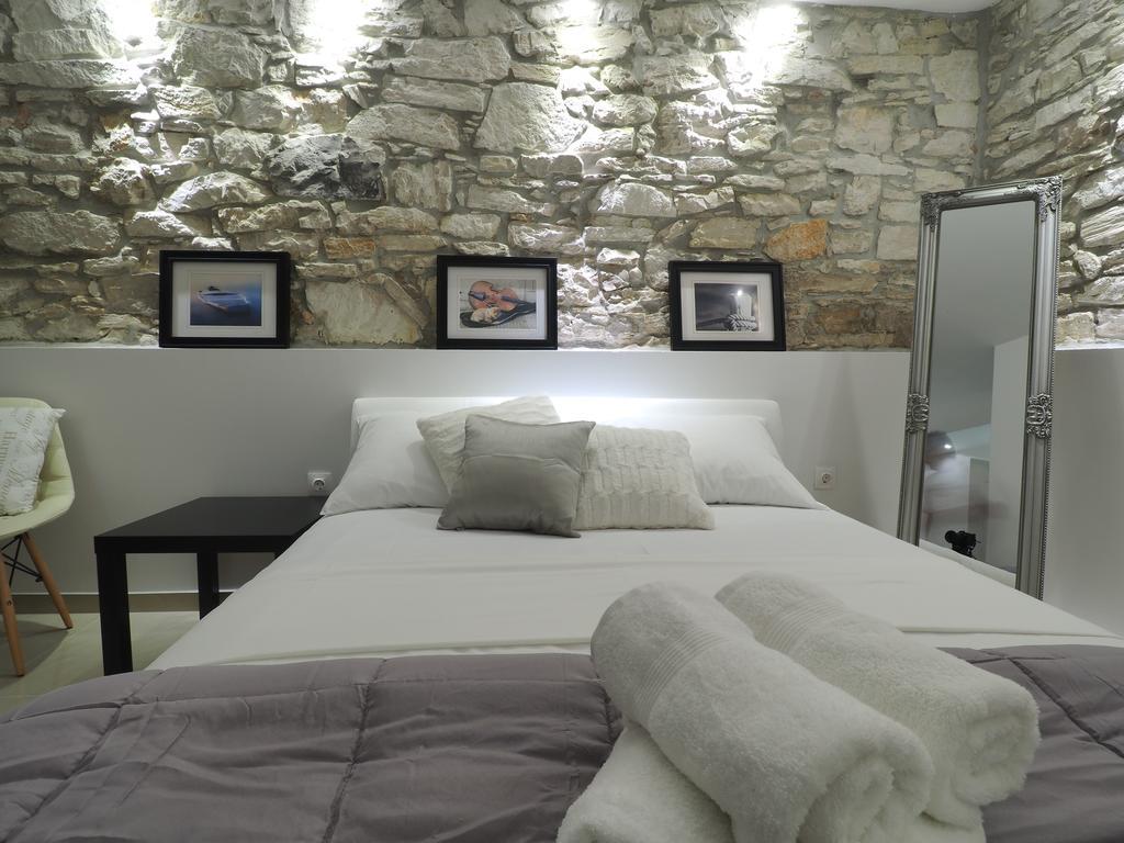 Captain Emo City Apartments بولا المظهر الخارجي الصورة