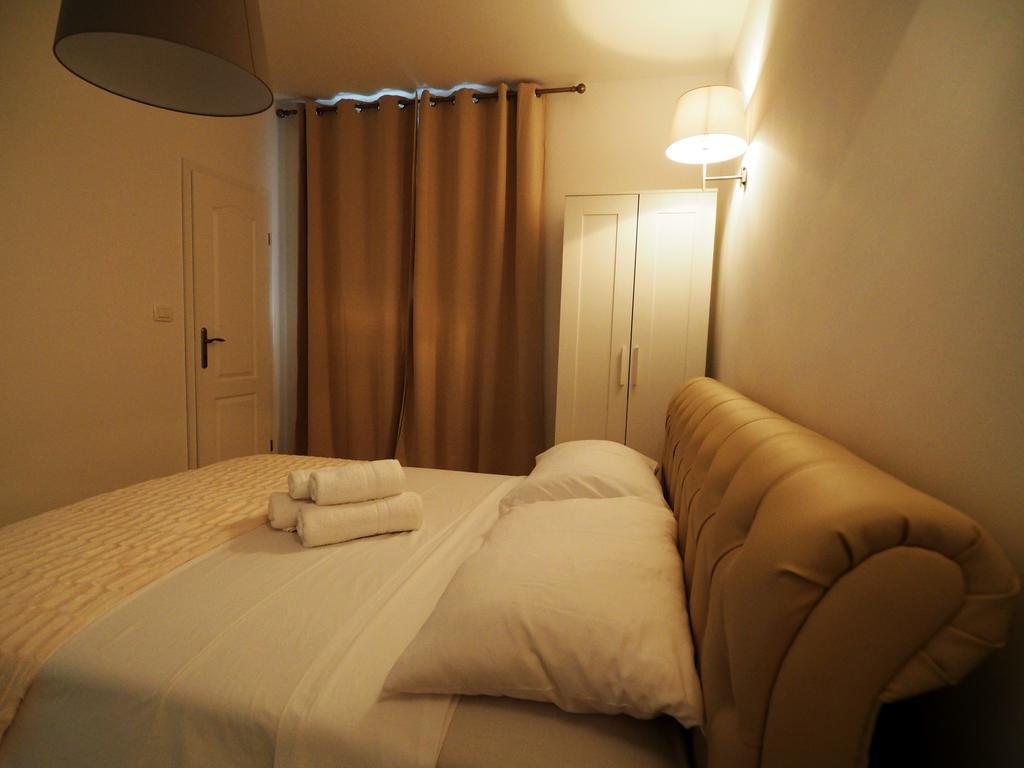 Captain Emo City Apartments بولا المظهر الخارجي الصورة