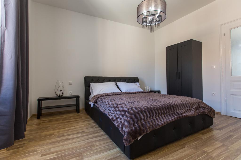 Captain Emo City Apartments بولا المظهر الخارجي الصورة